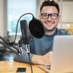 MAONO Condenser Microphone Kit Podcast Mic with Boom Arm Microphone Stand (AU-A03) - Image 2